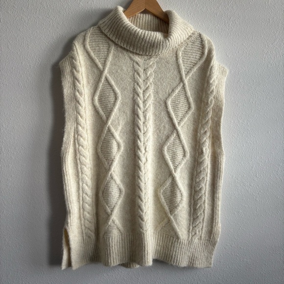 LOFT Chunky Wool Blend Cream Cable Knit Sleeveless Soft Sweater Vest Size Large - Picture 2 of 13